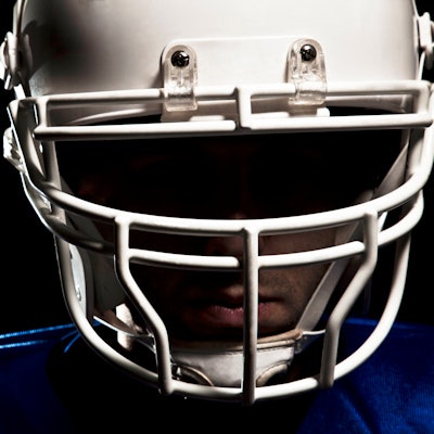 2019 07 03 04 01 6384 Football Player Helmet 400